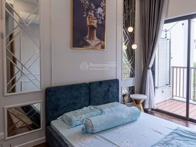 Topaz Twins, Vietnam Topaz Twins, Vietnam