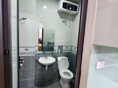 Me Tri Street, Vietnam Me Tri Street, Vietnam