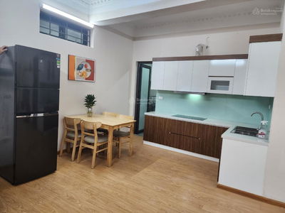 Me Tri Street, Vietnam Me Tri Street, Vietnam