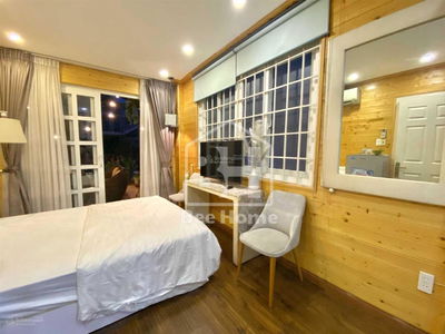 Nguyen Thien Thuat Street, Vietnam  Nguyen Thien Thuat Street, Vietnam