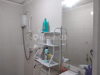 apt season city, Indonesia  apt season city, Indonesia