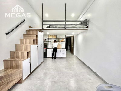 Nun Huynh Lien Street, Vietnam Nun Huynh Lien Street, Vietnam