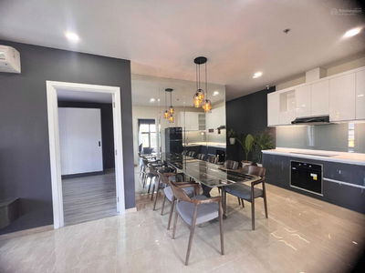 The Monarchy, Vietnam  The Monarchy, Vietnam