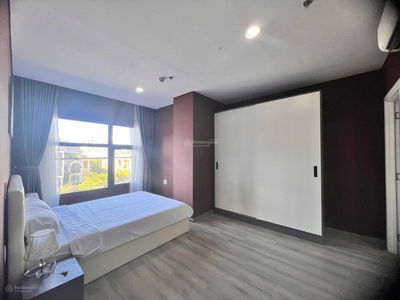 The Monarchy, Vietnam  The Monarchy, Vietnam