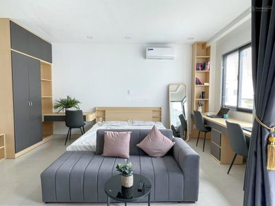 Nguyen Cuu Van Street, Vietnam Nguyen Cuu Van Street, Vietnam