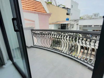 Mai Chi Tho Street, Vietnam Mai Chi Tho Street, Vietnam