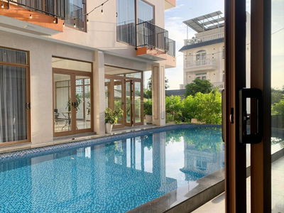 Mai Chi Tho Street, Vietnam Mai Chi Tho Street, Vietnam