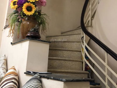 Nguyen Hong Street, Vietnam Nguyen Hong Street, Vietnam