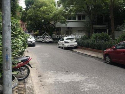 Hoang Cau Street, Vietnam Hoang Cau Street, Vietnam