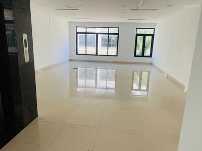 Ham Nghi Street, Vietnam Ham Nghi Street, Vietnam