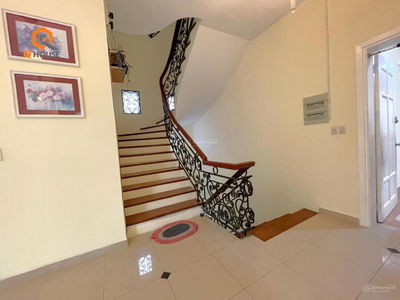 Tran Nao Street, Vietnam  Tran Nao Street, Vietnam