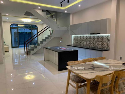 Hoang The Thien Street, Vietnam Hoang The Thien Street, Vietnam