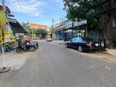 Le Duc Tho Street, Vietnam Le Duc Tho Street, Vietnam