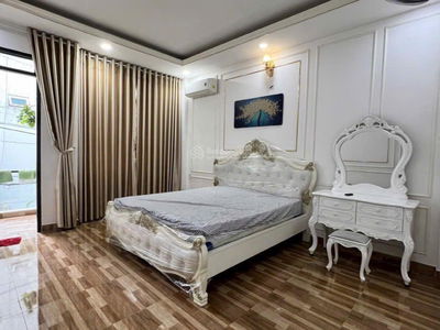 Le Duc Tho Street, Vietnam Le Duc Tho Street, Vietnam