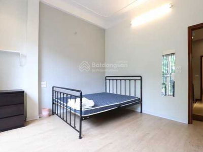 Hoang Hoa Tham Street, Vietnam Hoang Hoa Tham Street, Vietnam