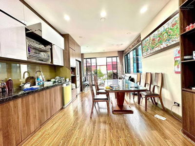 Nguyen Hong Street, Vietnam Nguyen Hong Street, Vietnam