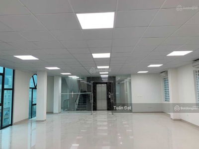 Nguyen Hong Street, Vietnam Nguyen Hong Street, Vietnam