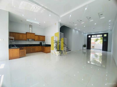 Tran Nao Street, Vietnam  Tran Nao Street, Vietnam