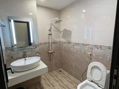 Ngoc Thuy Street, Vietnam  Ngoc Thuy Street, Vietnam