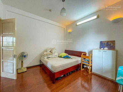 Tay Ho Street, Vietnam Tay Ho Street, Vietnam