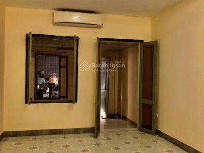 Nguyen Hong Street, Vietnam Nguyen Hong Street, Vietnam