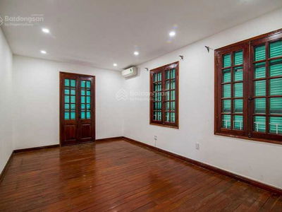 Au Co Street, Vietnam Au Co Street, Vietnam