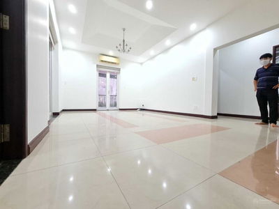 Quoc Huong Street, Vietnam Quoc Huong Street, Vietnam