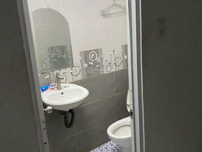 Le Van Luong Street, Vietnam Le Van Luong Street, Vietnam