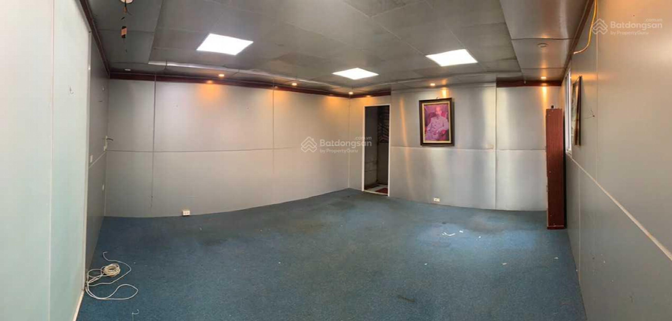 Xuan La Street, Vietnam Xuan La Street, Vietnam