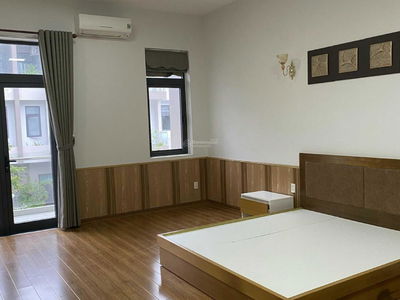 Nguyen Tat Thanh Street, Vietnam  Nguyen Tat Thanh Street, Vietnam