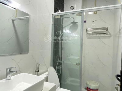 Van Mieu Street, Vietnam  Van Mieu Street, Vietnam