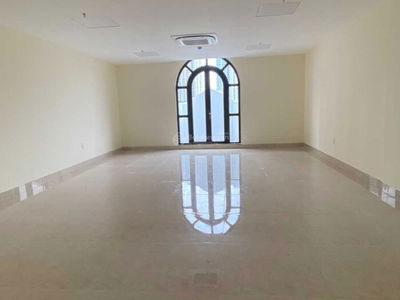 Le Duc Tho Street, Vietnam Le Duc Tho Street, Vietnam