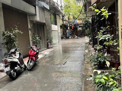 Nguyen Chi Thanh Street, Vietnam Nguyen Chi Thanh Street, Vietnam