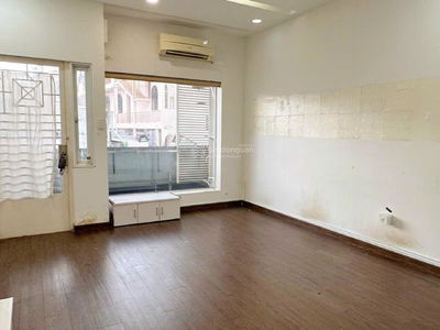 Van Kiep Street, Vietnam Van Kiep Street, Vietnam