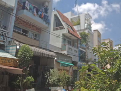 Lac Long Quan Street, Vietnam  Lac Long Quan Street, Vietnam