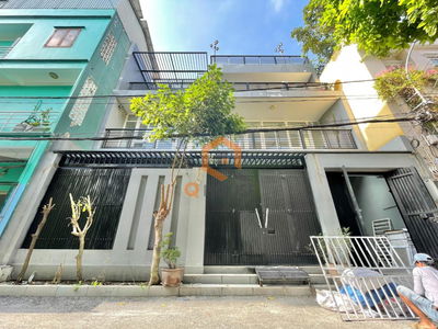 Tran Nao Street, Vietnam  Tran Nao Street, Vietnam