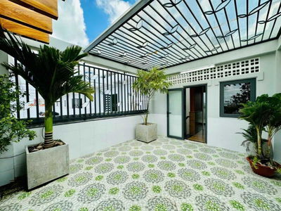 Le Duc Tho Street, Vietnam Le Duc Tho Street, Vietnam