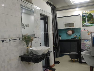 Le Duc Tho Street, Vietnam Le Duc Tho Street, Vietnam