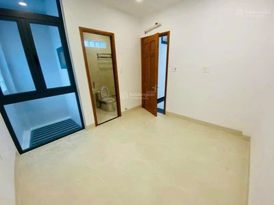 Hoang Hoa Tham Street, Vietnam Hoang Hoa Tham Street, Vietnam