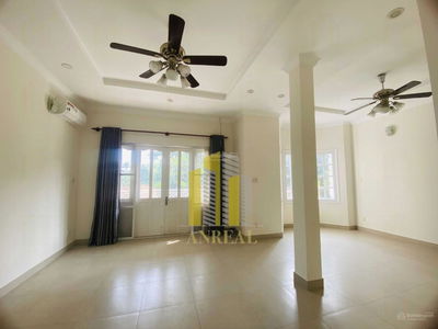 Tran Nao Street, Vietnam  Tran Nao Street, Vietnam