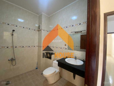 Cao Duc Lan Street, Vietnam Cao Duc Lan Street, Vietnam