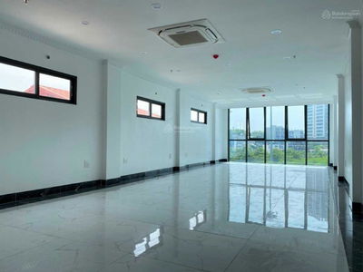 Khuc Thua Du Street, Vietnam  Khuc Thua Du Street, Vietnam