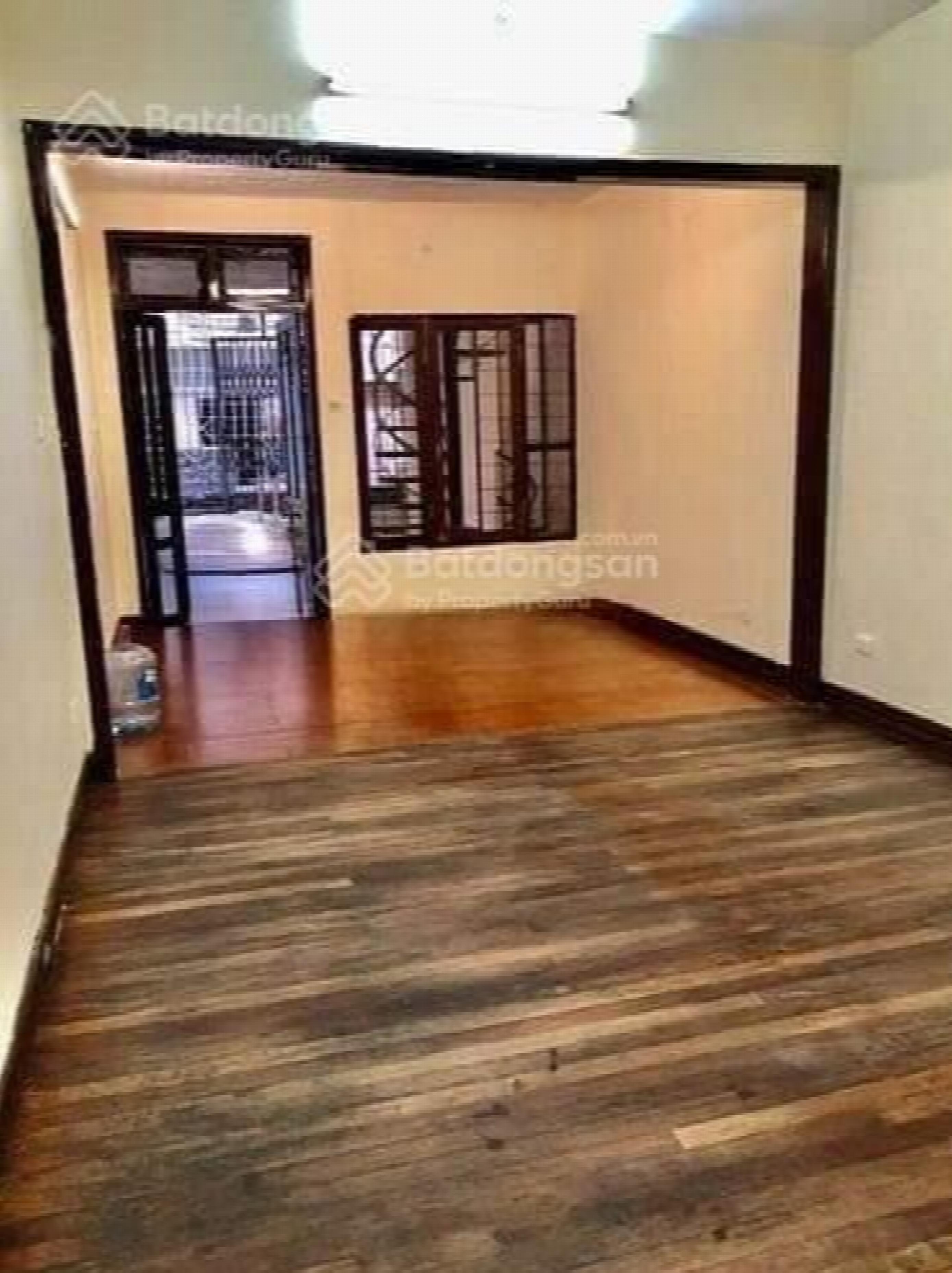 Nguyen Hong Street, Vietnam Nguyen Hong Street, Vietnam