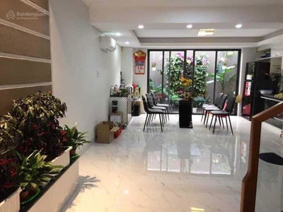 Nguyen Tat Thanh Street, Vietnam Nguyen Tat Thanh Street, Vietnam