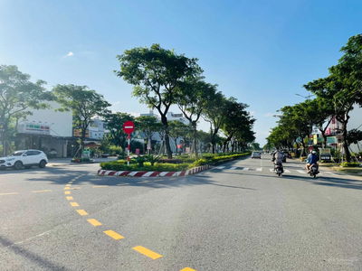 Vo An Ninh Street, Vietnam  Vo An Ninh Street, Vietnam