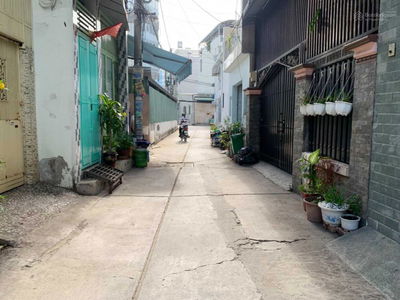 Le Dinh Can Street, Vietnam Le Dinh Can Street, Vietnam