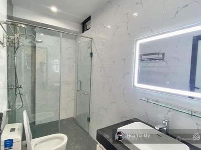 Nguyen Hong Street, Vietnam Nguyen Hong Street, Vietnam