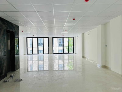 Hoang Van Thu Street, Vietnam Hoang Van Thu Street, Vietnam