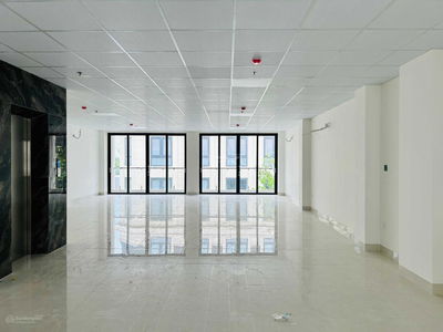 Hoang Van Thu Street, Vietnam Hoang Van Thu Street, Vietnam