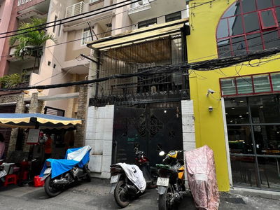 Le Thi Hong Gam Street, Vietnam  Le Thi Hong Gam Street, Vietnam